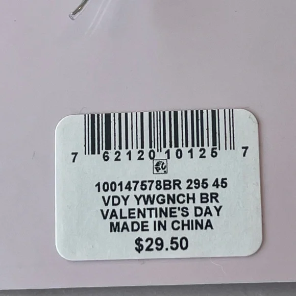 NEW HOLIDAY LANE GOLD-TONE PAVE MULTI CHARM VALENTINE HEART & PEARL BRACELET - Picture 5 of 5